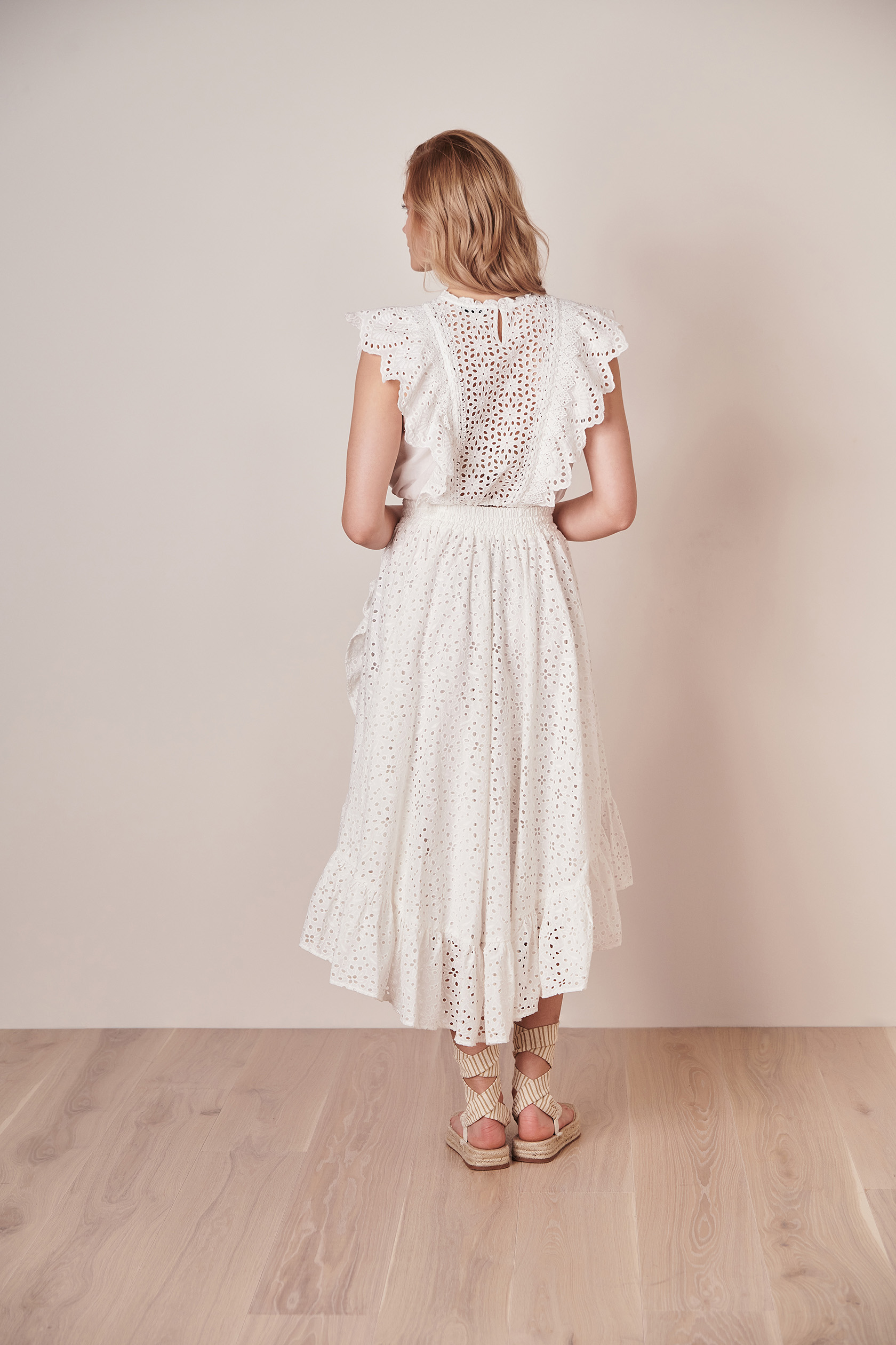 CLAIRE LUISE® Tiered skirt with hole lace in ecru