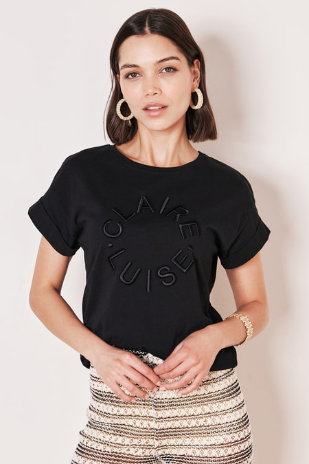 Besticktes T-Shirt