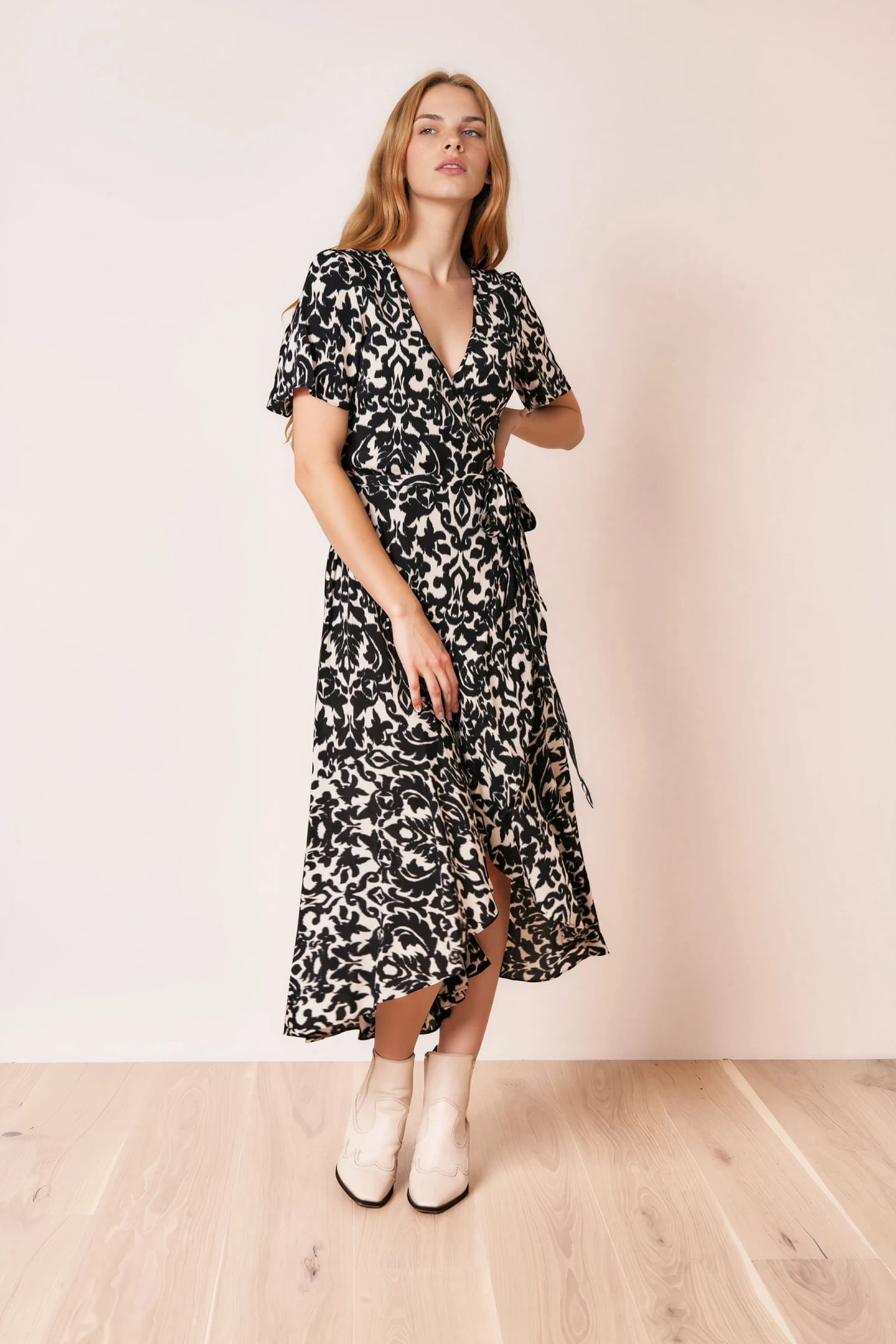 Gemustertes Wickelkleid
