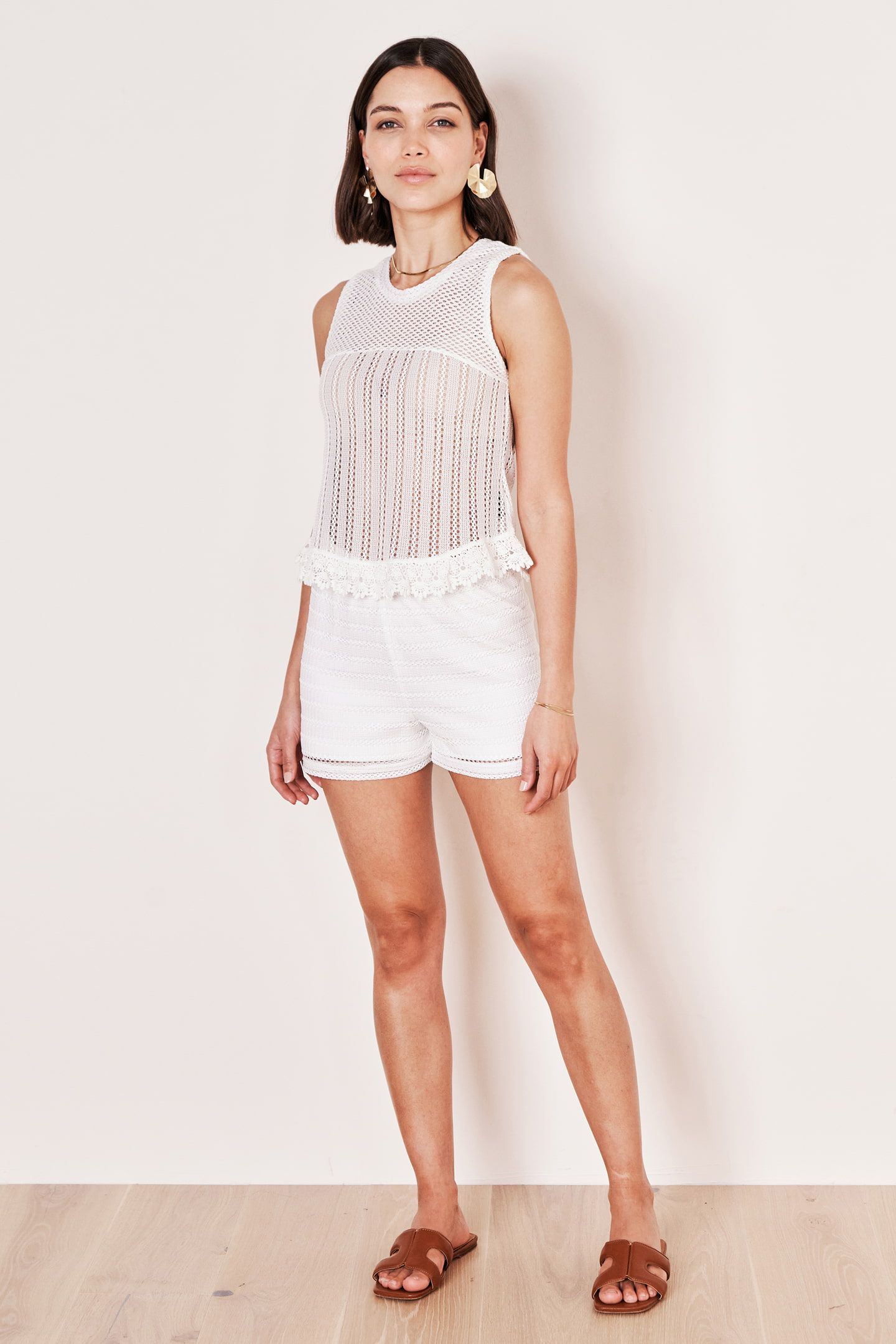 Short crochet trousers