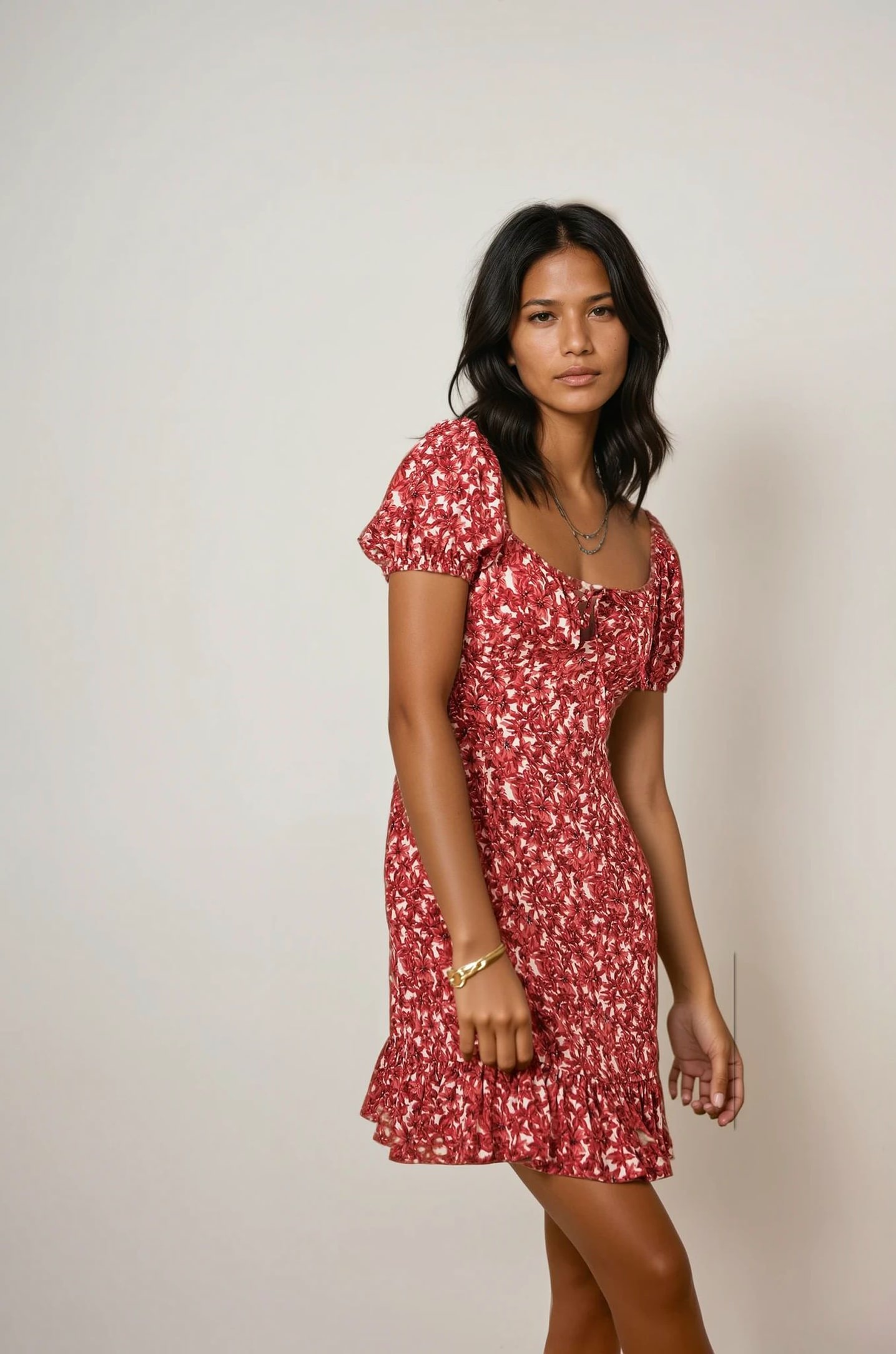 Kleid mit Karreeausschnitt