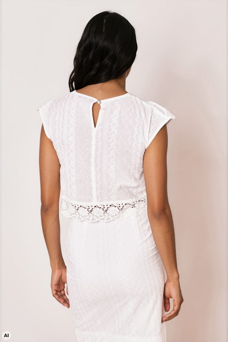 Kurze Spitzenbestickte Bluse