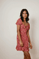 Kleid mit Karreeausschnitt