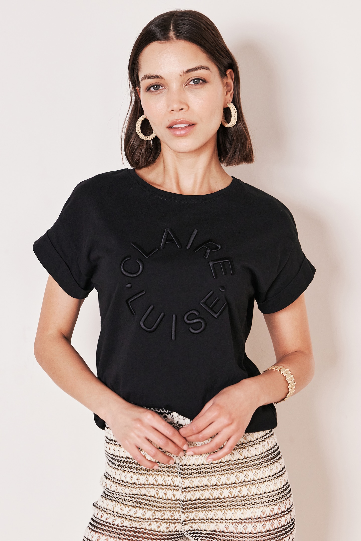 Besticktes T-Shirt