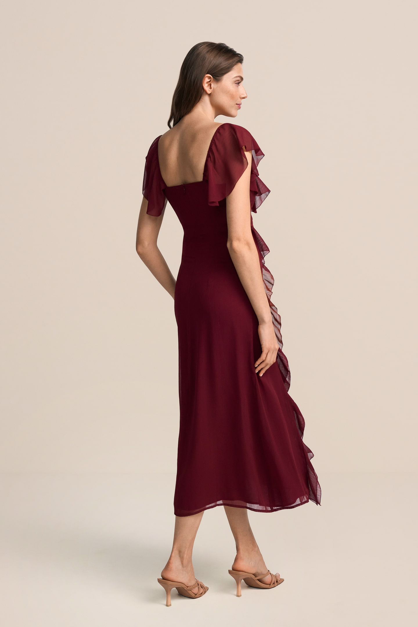 Tailliertes Chiffonkleid