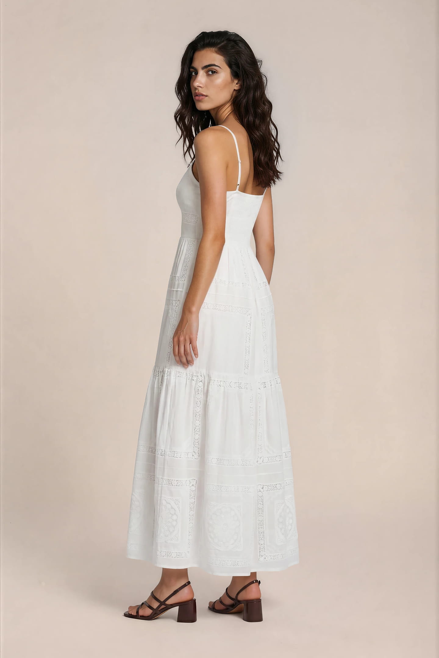 Trägerkleid mit Bestickung
