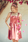 Ausgestelltes Minikleid