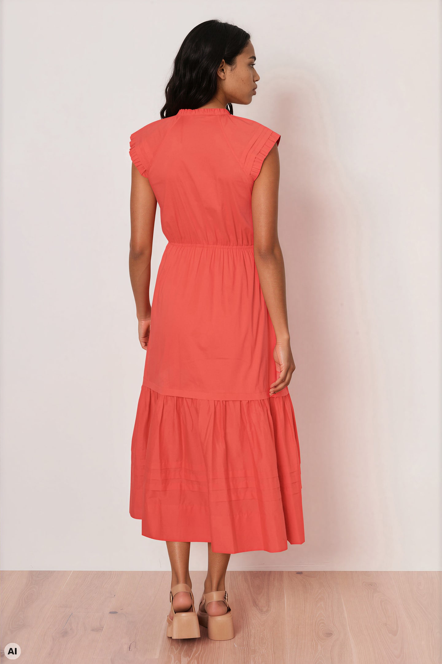 Luftiges Kleid mit Flügelärmel