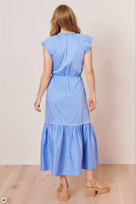 Luftiges Kleid mit Flügelärmel