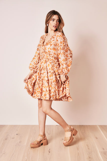 Blumiges Rüschenkleid