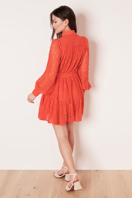 Kleid aus floraler Spitze