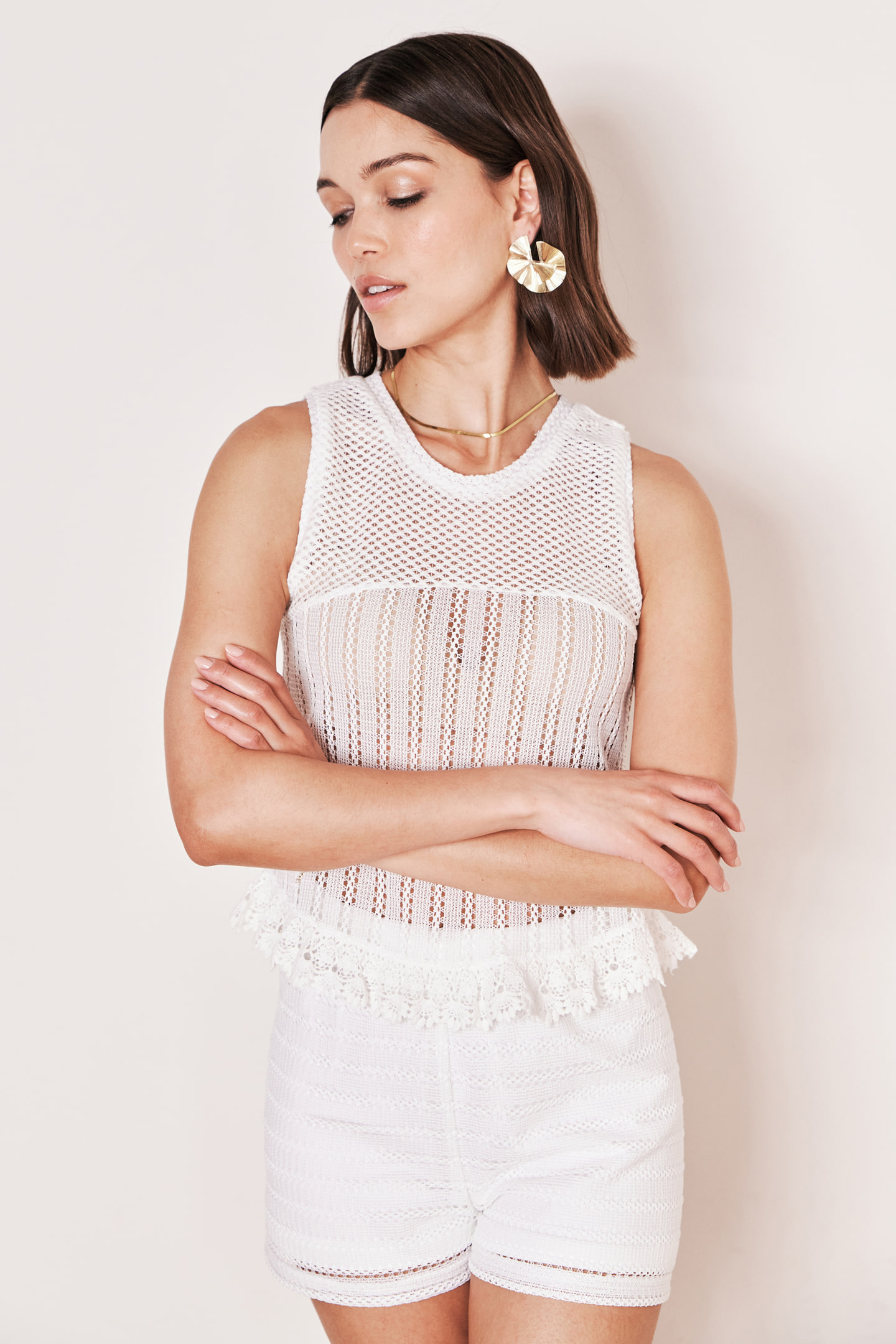Short crochet trousers
