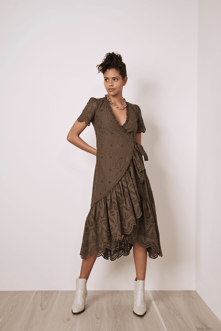 Wrap dress with hole lace