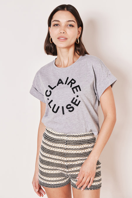 Besticktes T-Shirt