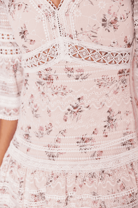 Floral dress with hole lace