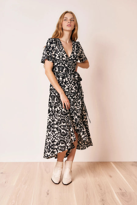 Gemustertes Wickelkleid