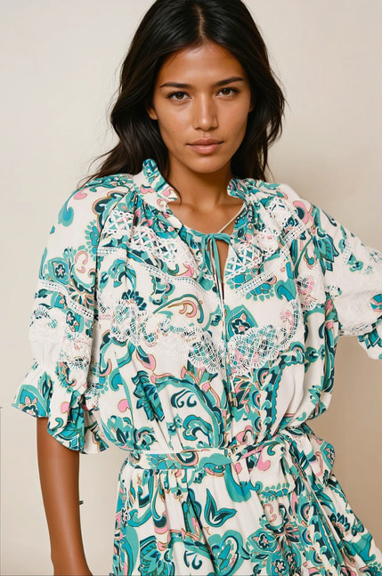 Luftiges Paisleykleid
