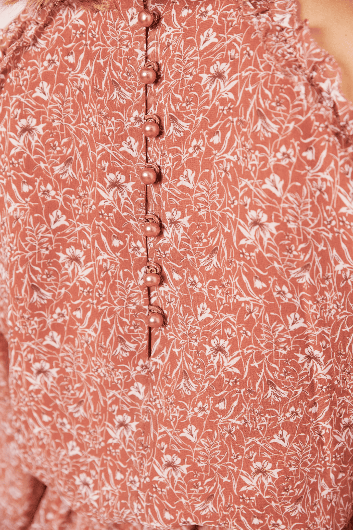 Rüschenkleid mit Taillenband
