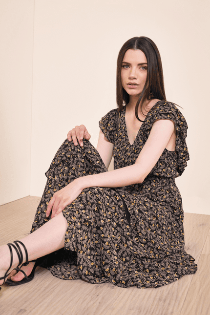 Volantkleid mit Beinschlitz