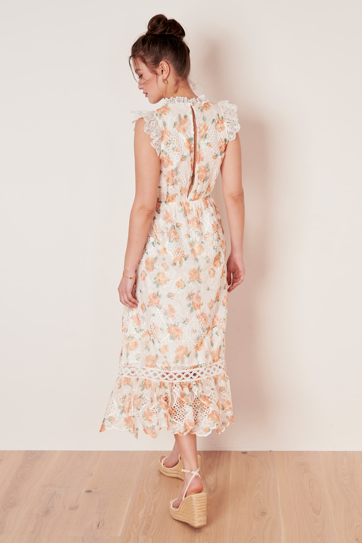 Midikleid mit Flügelärmeln