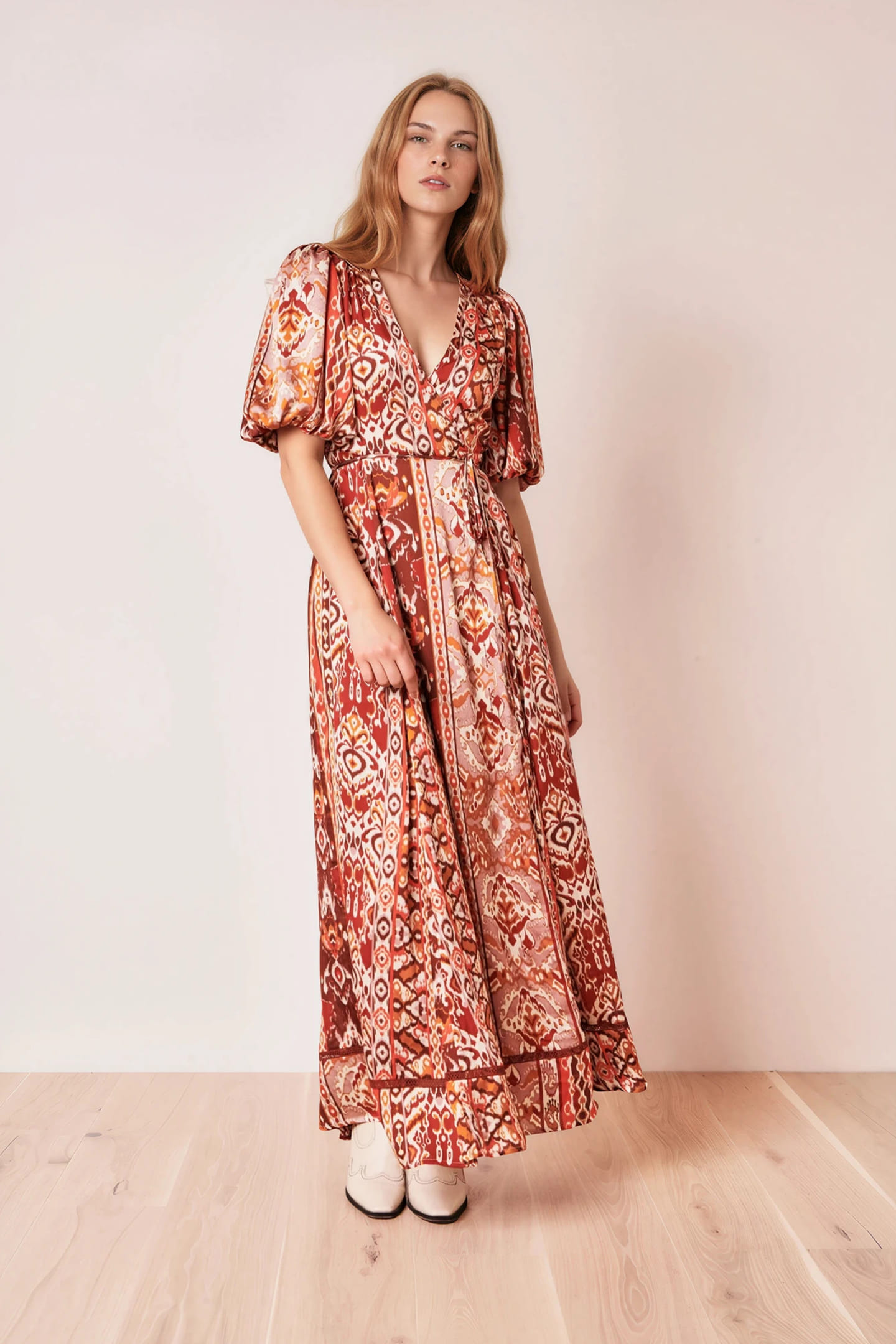 Airy dress with cap sleeve