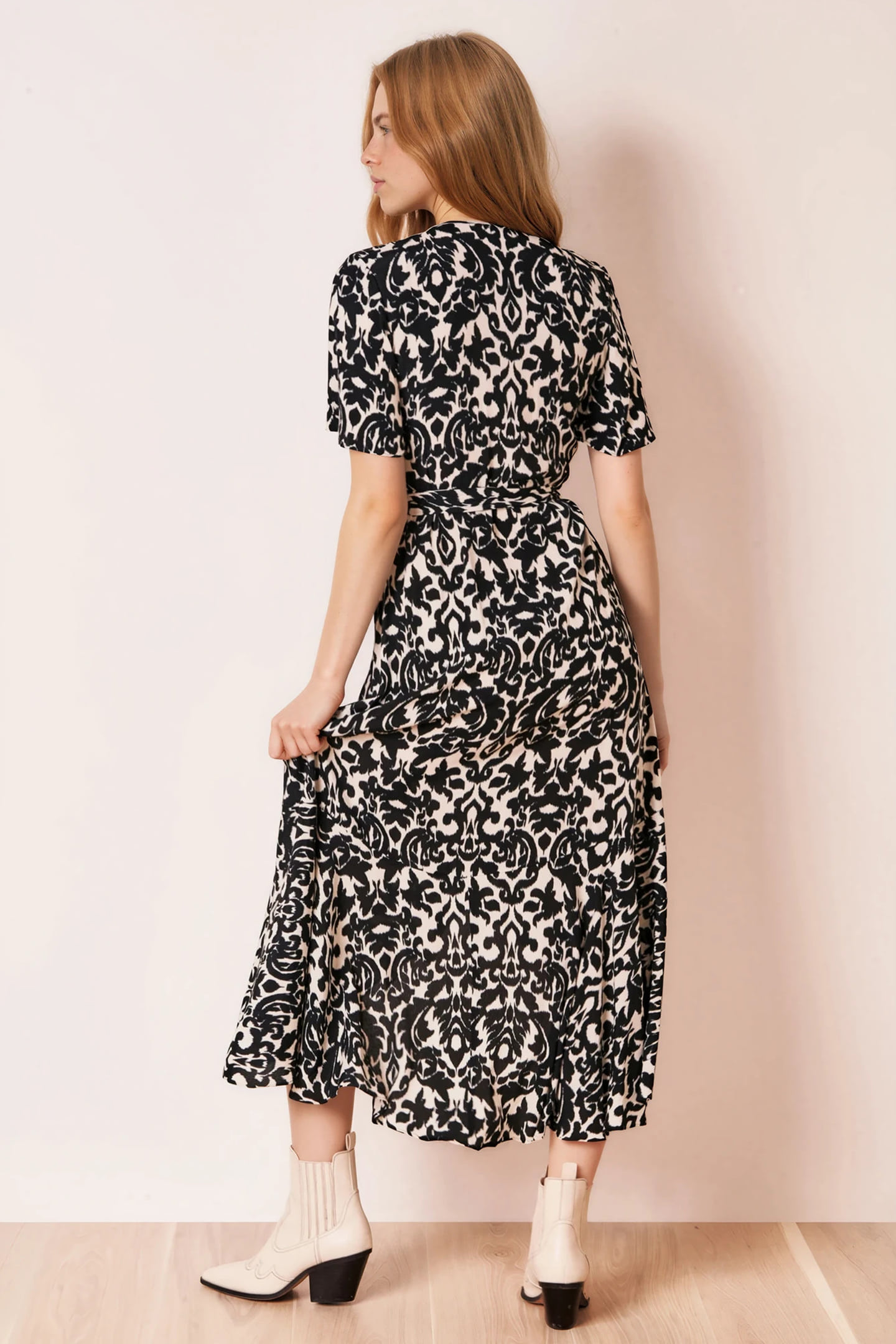 Gemustertes Wickelkleid