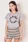 Besticktes T-Shirt