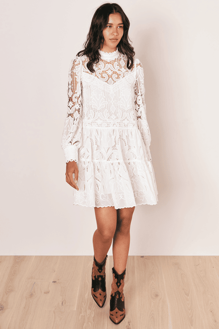 Short summer dress with lace