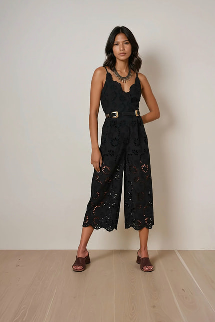 Jumpsuit mit Lochspitze