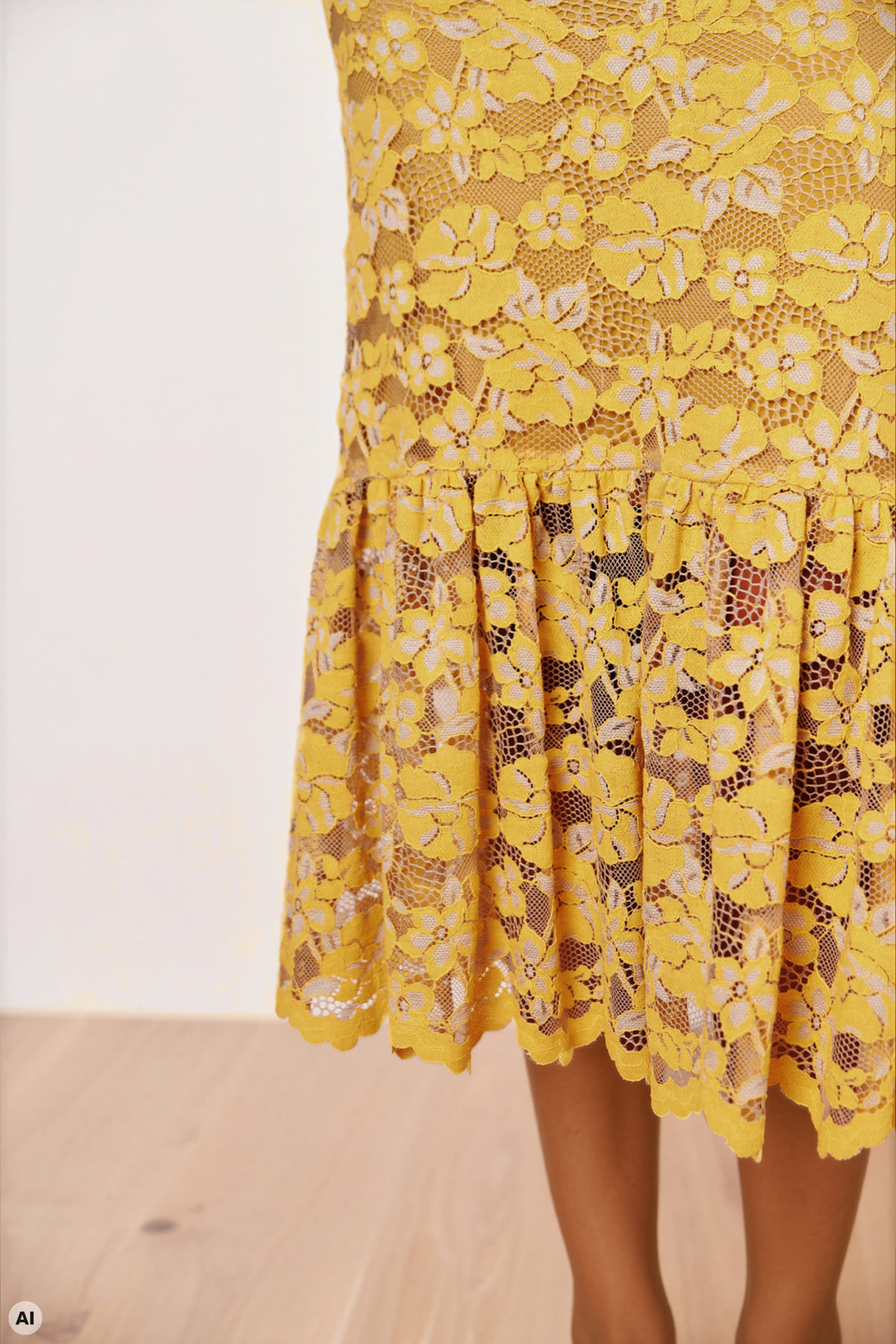 Midi skirt with lace