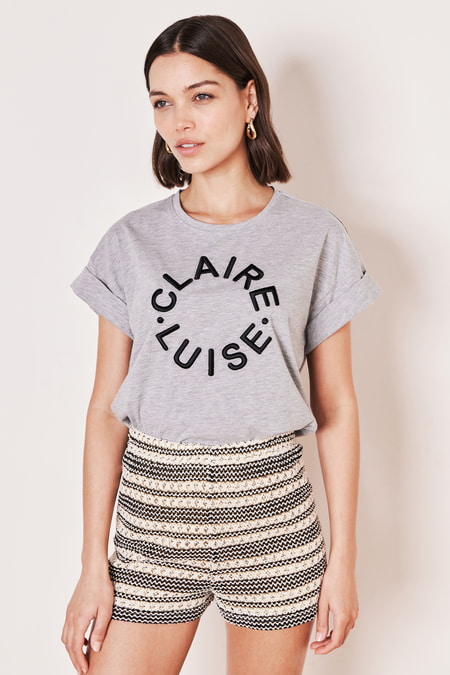 Besticktes T-Shirt