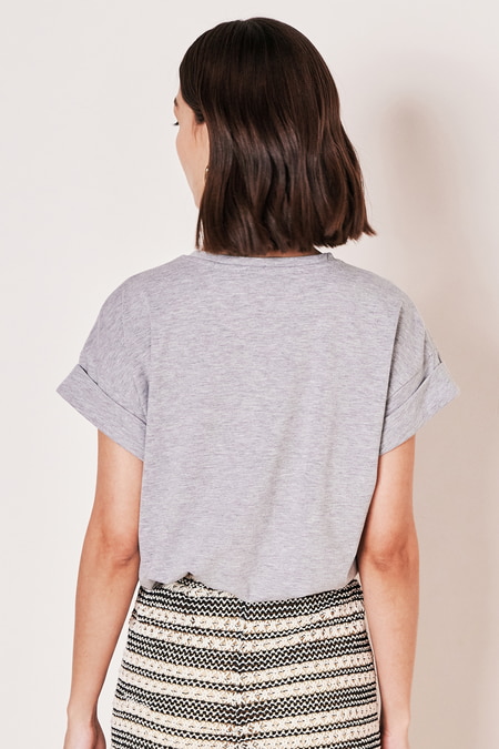 Besticktes T-Shirt