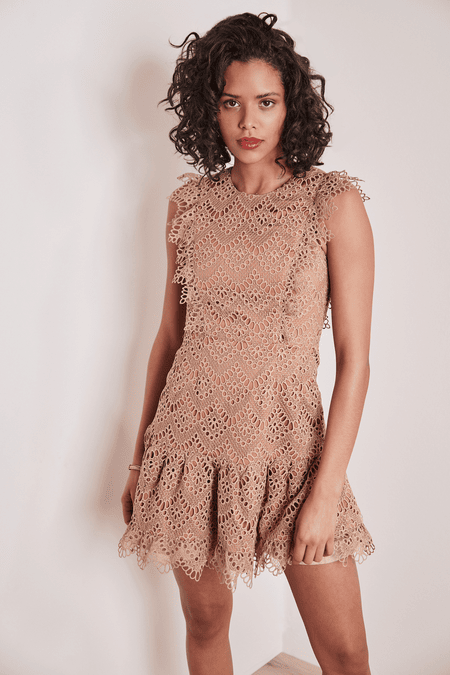 Short dress with hole lace