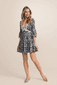 Kleid mit floraler Stickerei