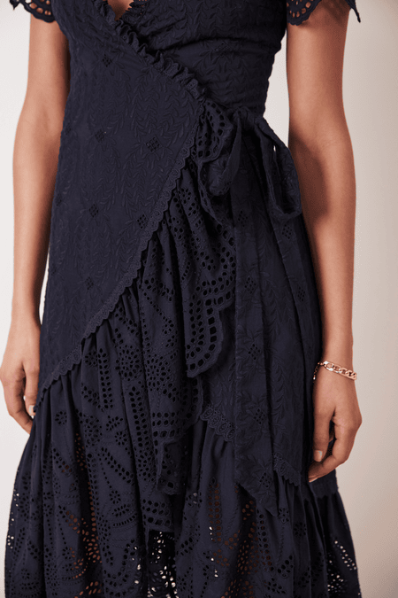 Wrap dress with hole lace