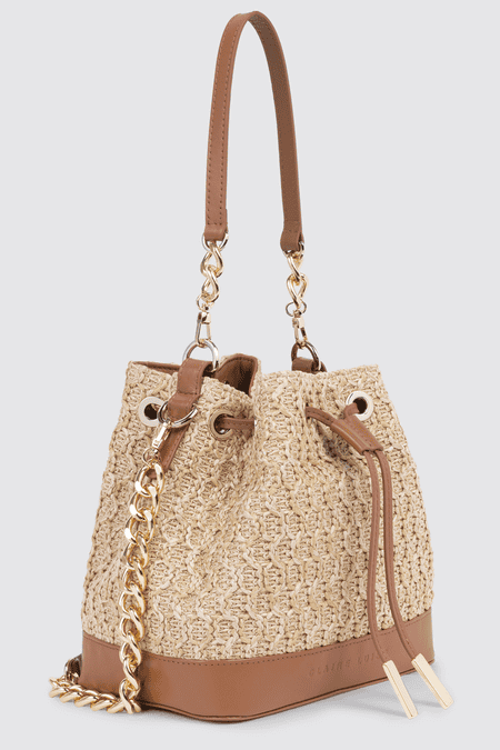 Pouch bag with raffia