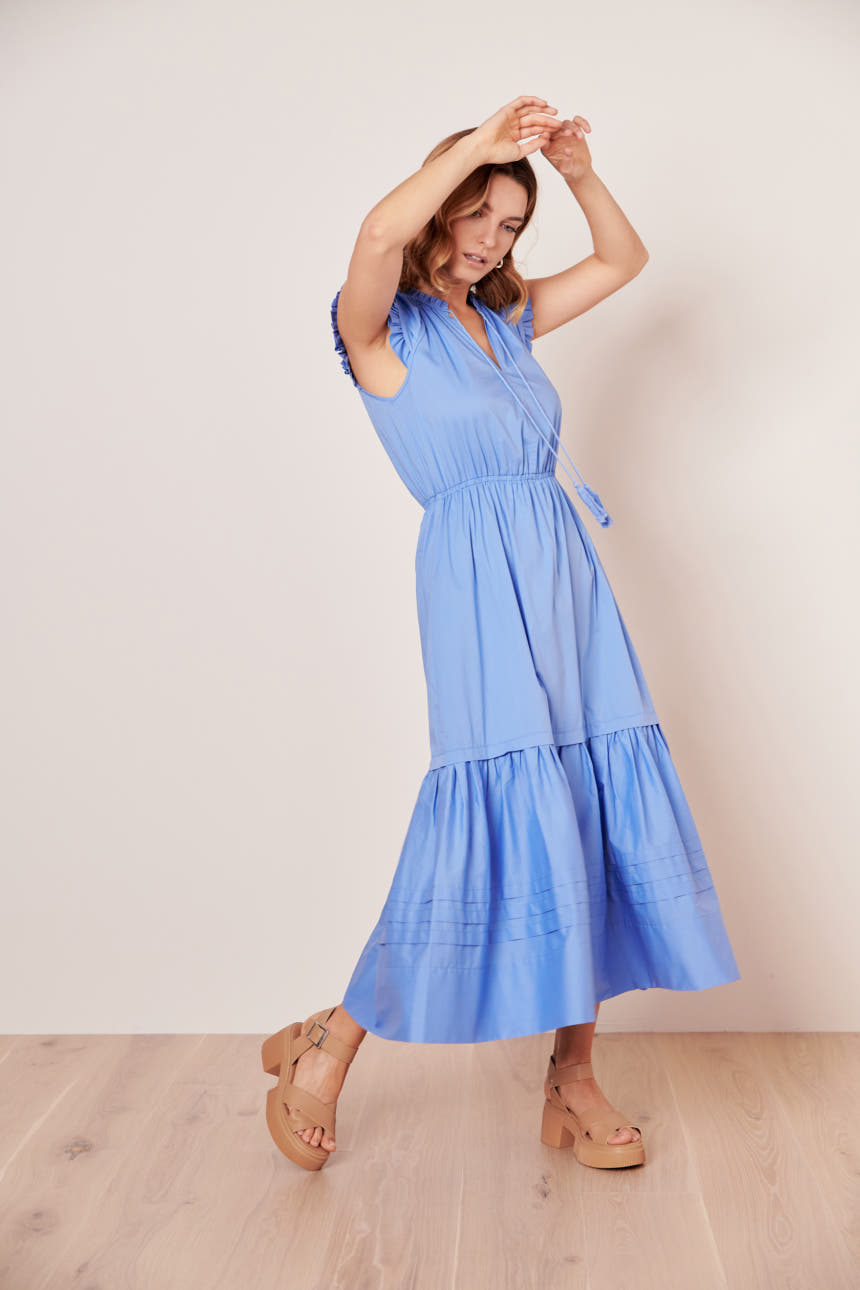 Airy dress with cap sleeve