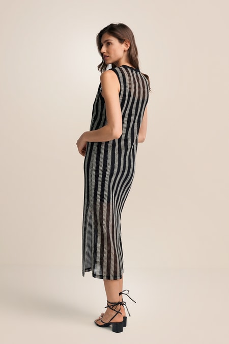 Abendkleid in Web-Optik