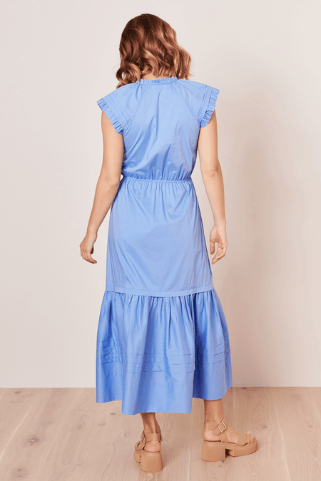 Airy dress with cap sleeve